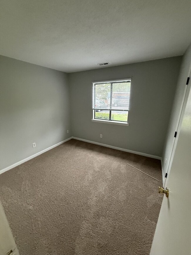 Building Photo - 2 bd 1 ba