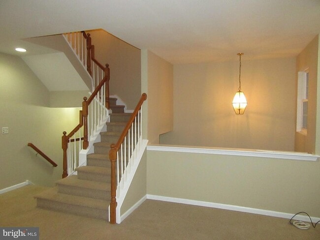 Building Photo - 103 Persimmon Pl