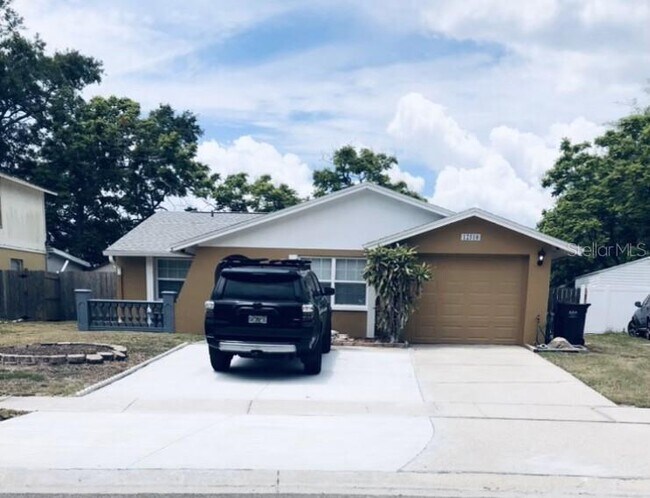 Building Photo - 12510 Queensland Ln