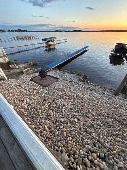 Fire Pit / Private Dock - 4 N Pistakee Lake Rd