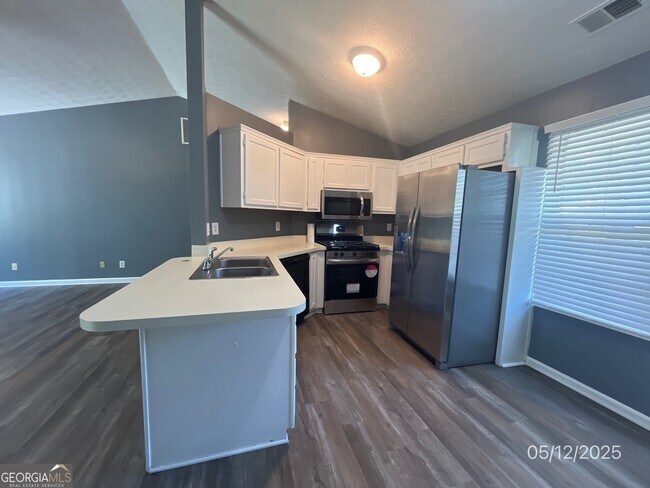 Building Photo - 6317 Amberly Rd