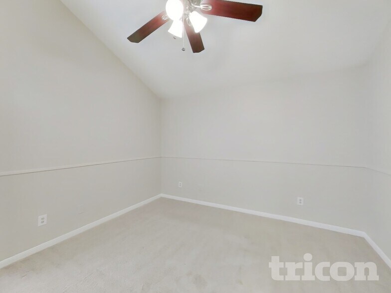 Building Photo - 6615 Laurel Glen Dr