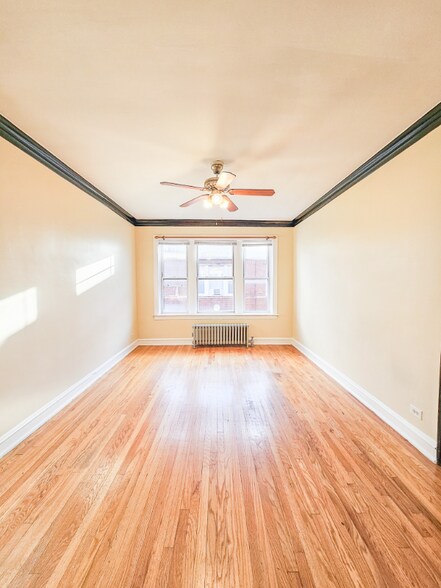 Building Photo - 4715 Belmont