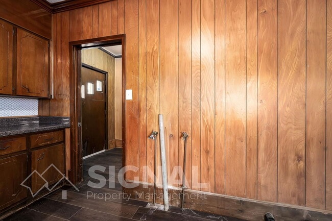 Building Photo - 1618 51st St W