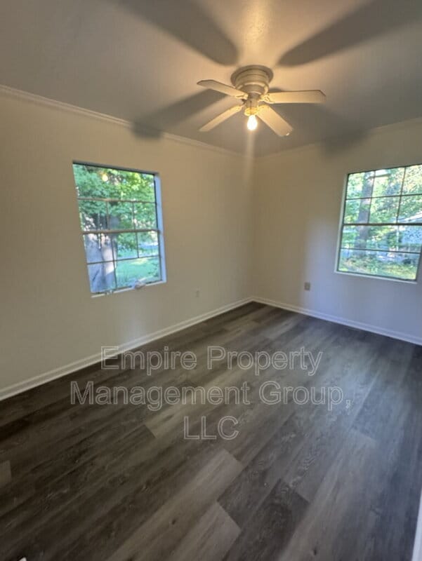 Building Photo - 2126 Old Hopkins Rd