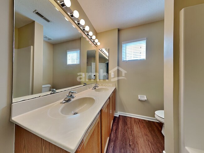 Building Photo - 1425 Windstar Ct