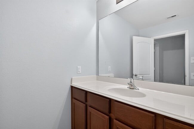 Building Photo - 5119 Harbor Palm Dr