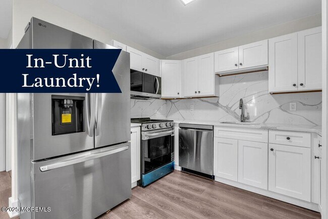 Building Photo - 700 1st Ave