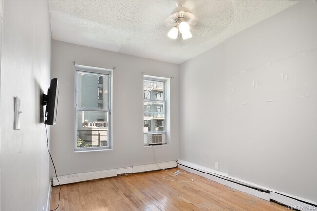 Building Photo - 211 Kosciuszko St