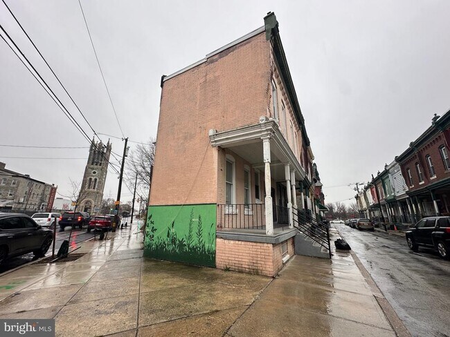 Building Photo - 1483 N Wilton St