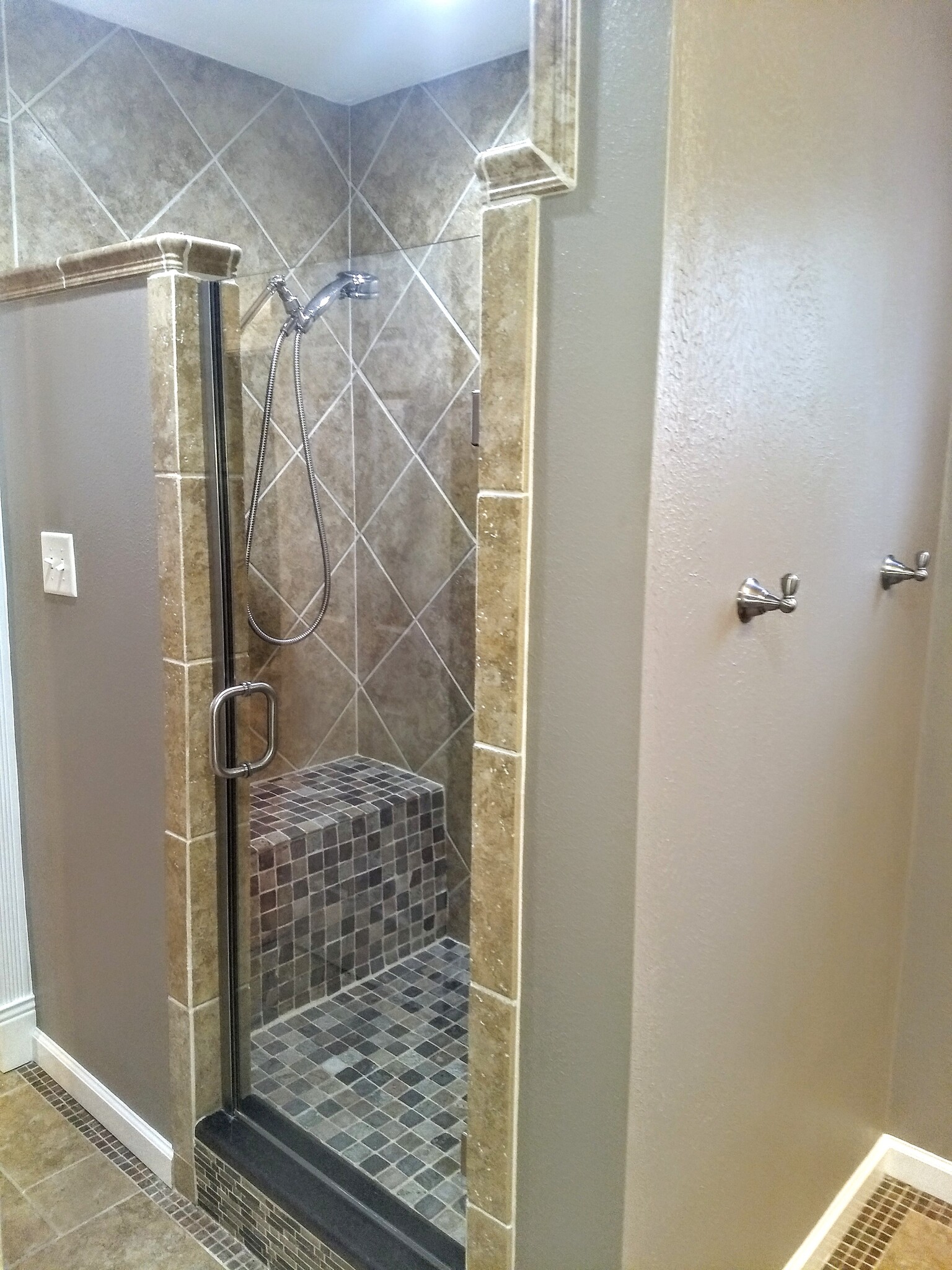 Master bathroom - 16351 Petro Dr