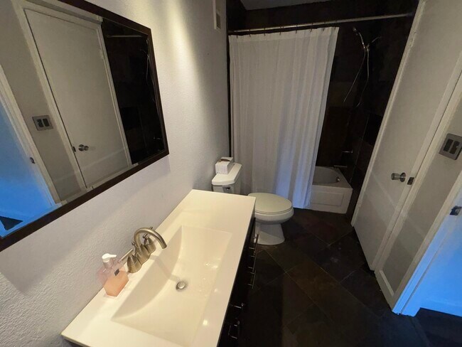 Building Photo - 2371 NW 33rd St