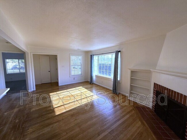 Building Photo - 221 N Lincoln Ave