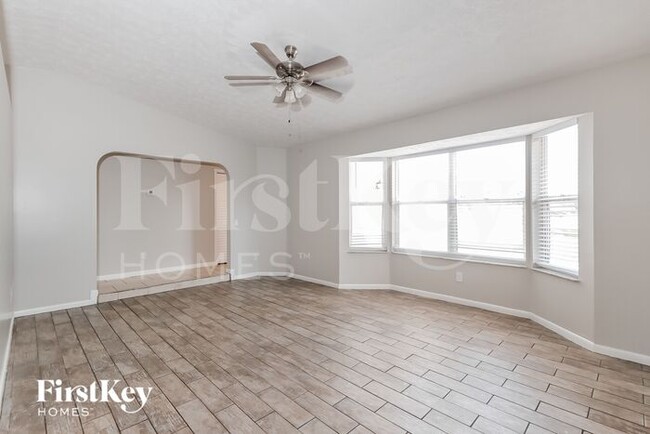 Building Photo - 1158 Southwest Hunnicut Avenue