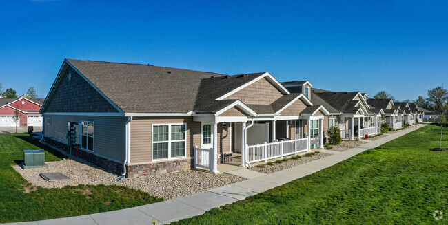 Building Photo - Redwood Grove City