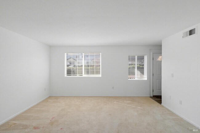 Building Photo - 712 Daniels Ave