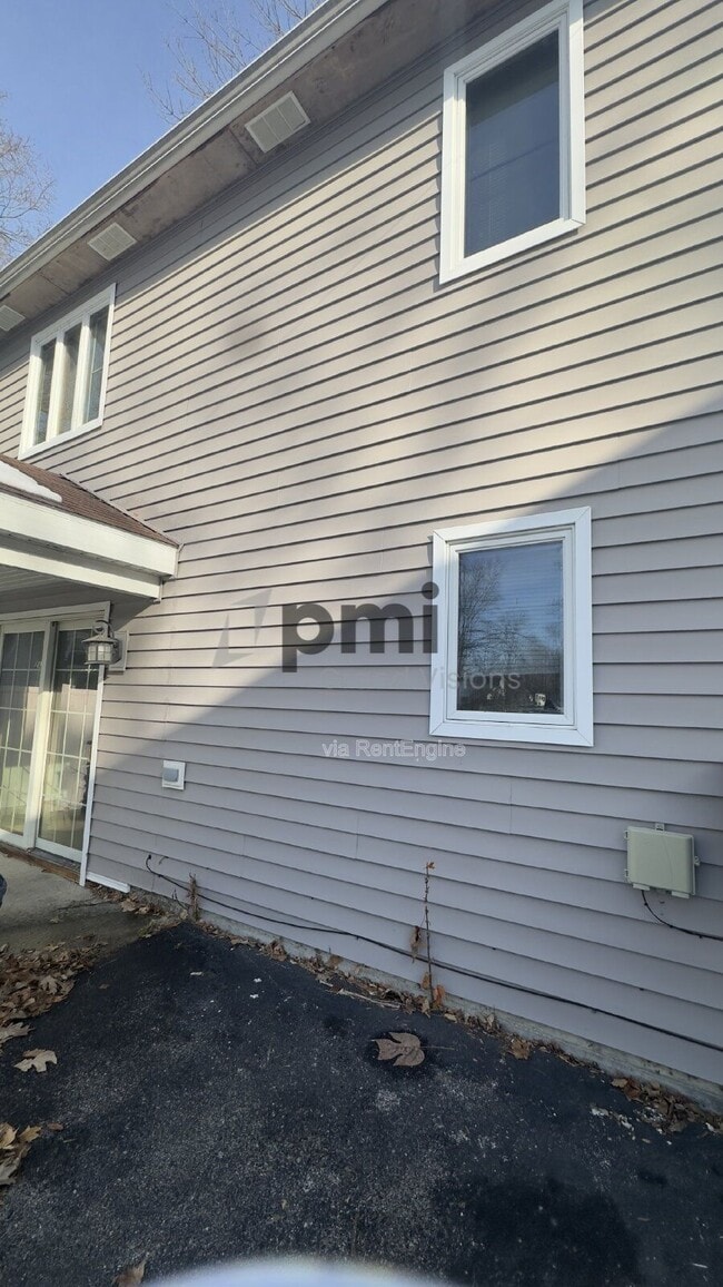 Building Photo - 1103 6th St