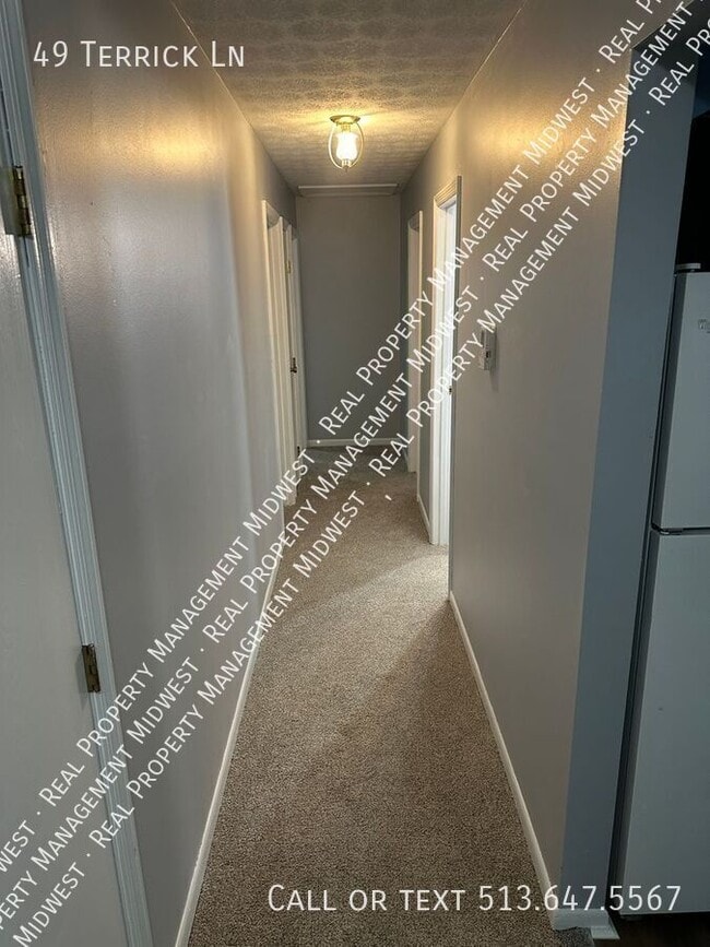 Building Photo - 49 Terrick Ln