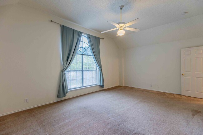 Building Photo - 14215 Spotted Cedar