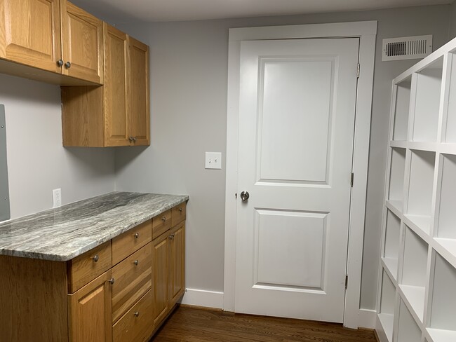 Walk in laundry room and pantry - 3509 Sargeant Dr