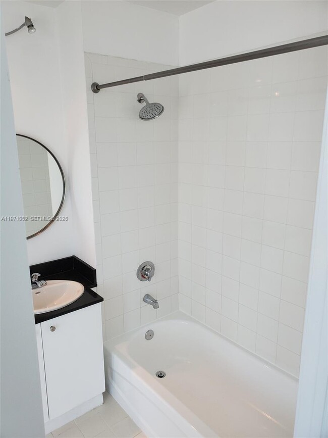 Building Photo - 2200 NE 4th Ave