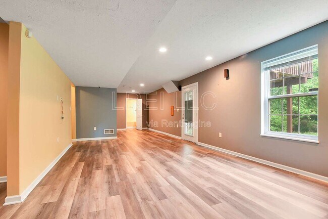 Building Photo - 5703 Georgia Ln