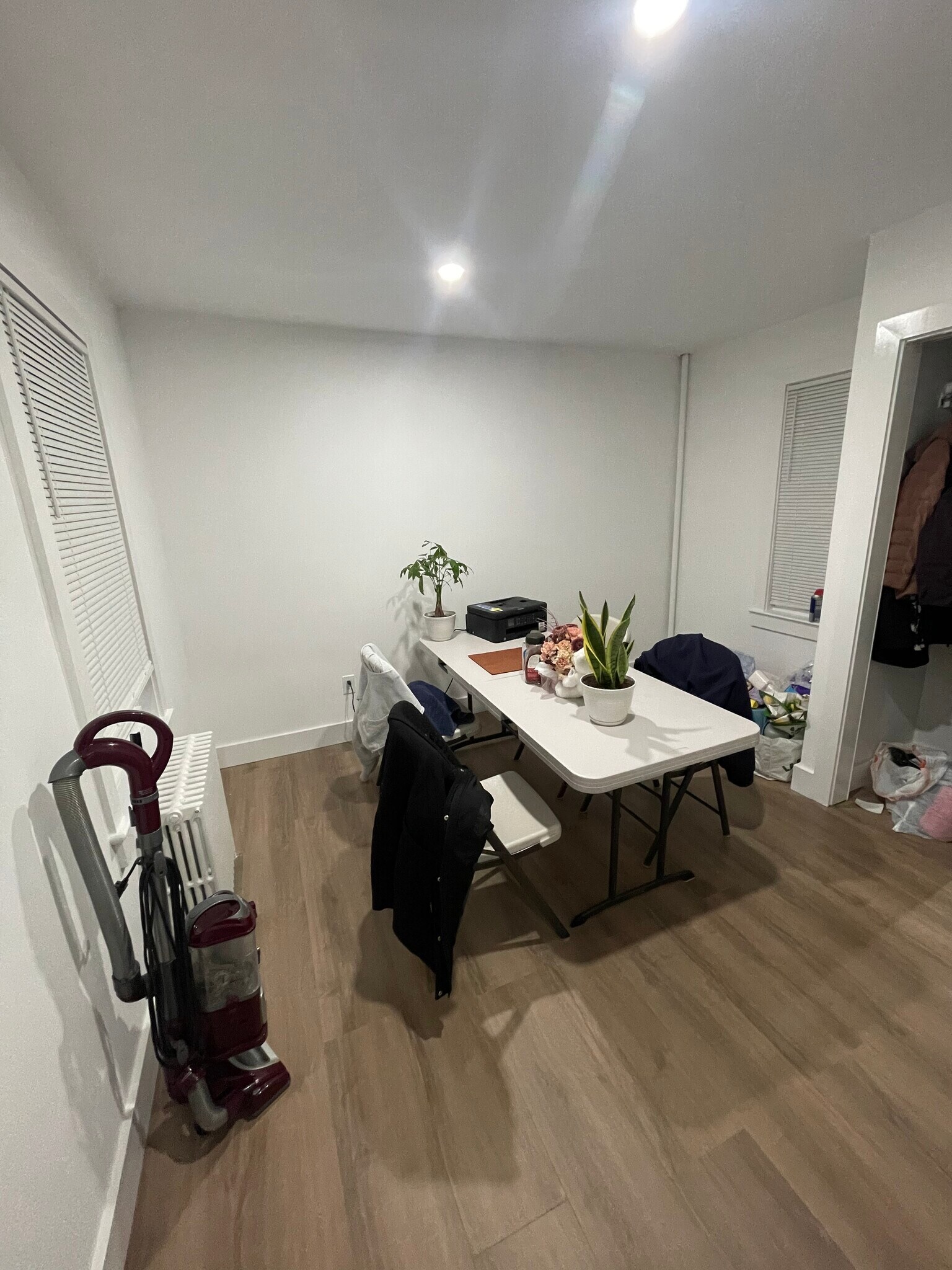 Building Photo - 13 Division St W