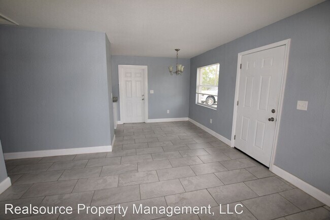 Building Photo - 2 br, 1 bath House - 4943 Pine Hills Road