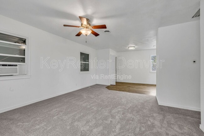 Building Photo - 8910 Poze Blvd