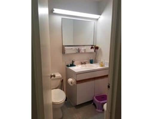 Building Photo - 99 Pond Ave