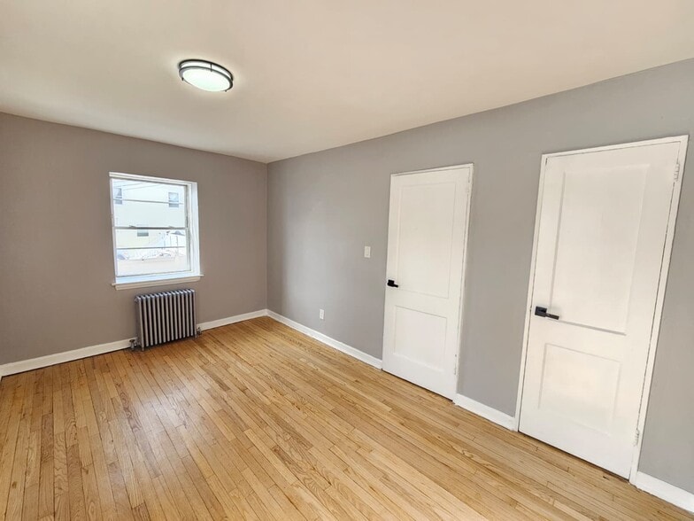 Building Photo - 836 Jersey Ave