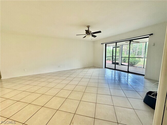 Building Photo - 209 Pinebrook Dr