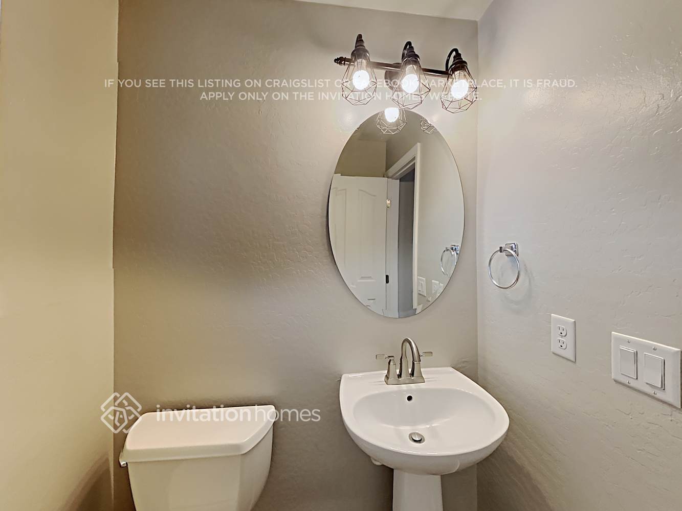 Building Photo - 2659 S Sailors Way