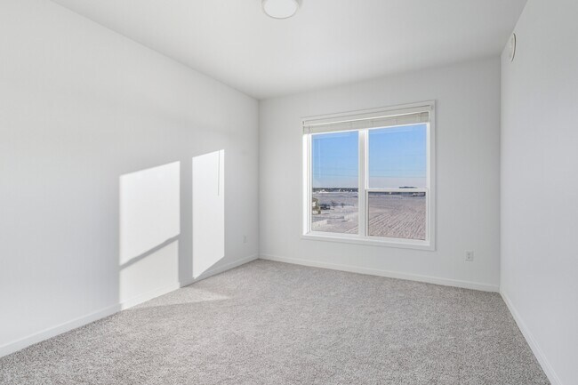 Building Photo - 2465 62nd Ave S