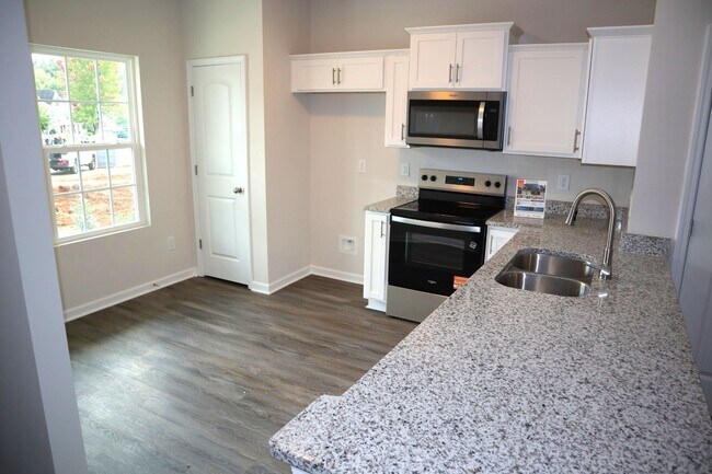 Building Photo - Two bedroom, 2.5 bath newly constructed townhome in Whitsett