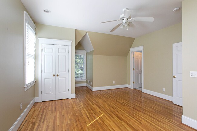 Building Photo - Stunning Governor's Club Chapel Hill home!