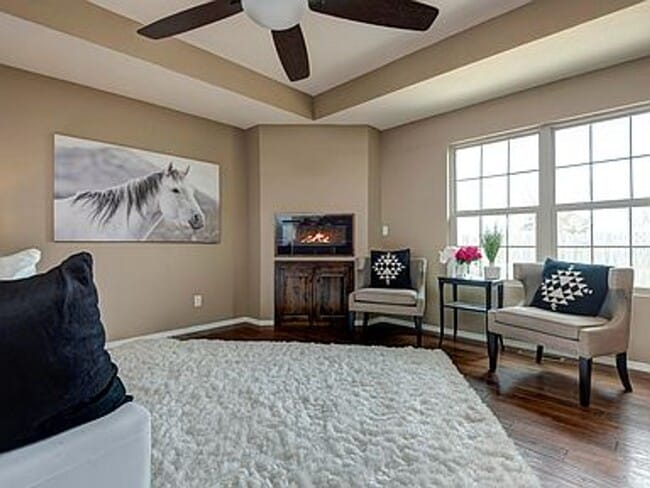Building Photo - Luxury, Location, and Convenience.