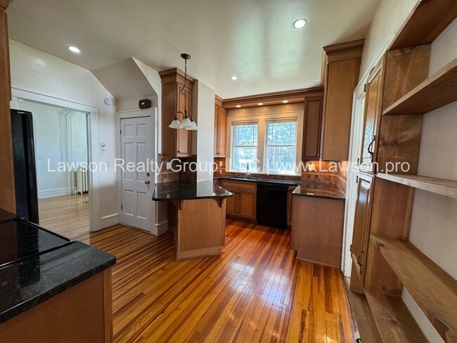 Building Photo - Large Raleigh Court Home on a Corner Lot