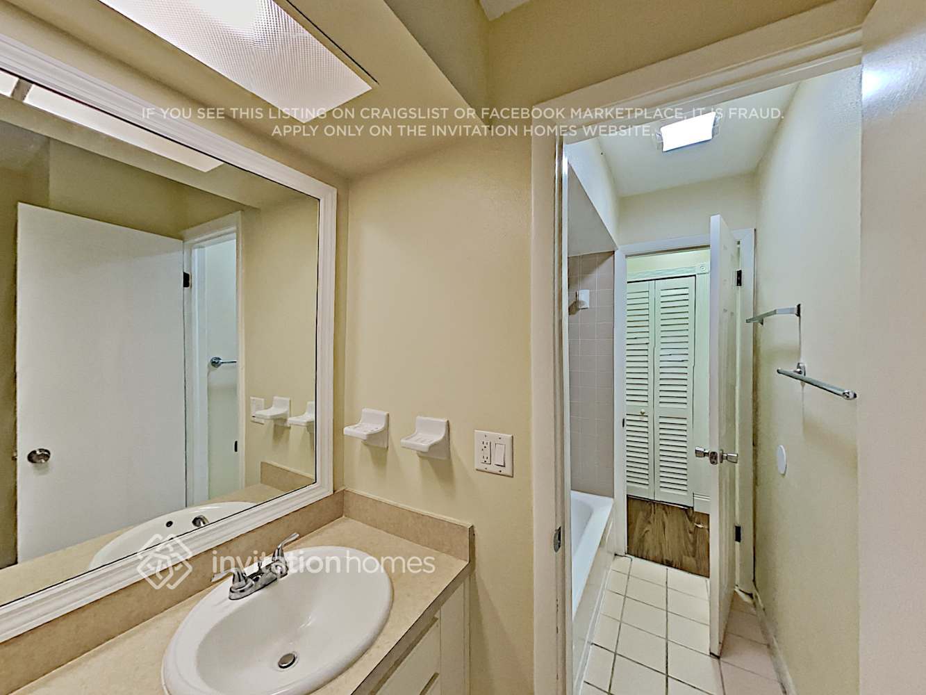 Building Photo - 978 Oak Dr