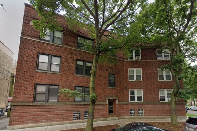 Building Photo - 2315 W Eastwood Ave