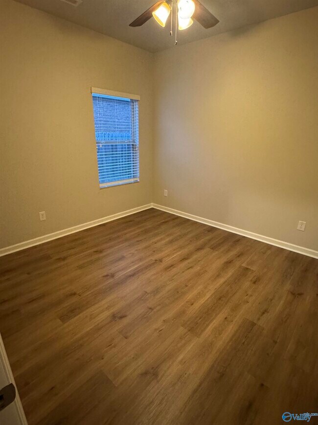 Building Photo - 115 Oak Terrace Ln