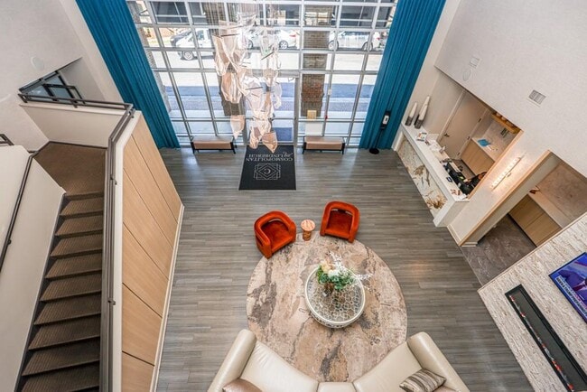 Building Photo - 711 Cosmopolitan Dr NE