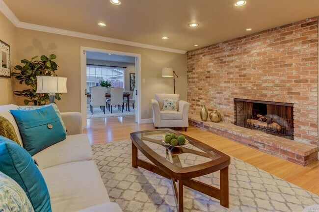 Building Photo - Three Bedroom Single Story Ranch Napa home in Coveted Hidden Valley