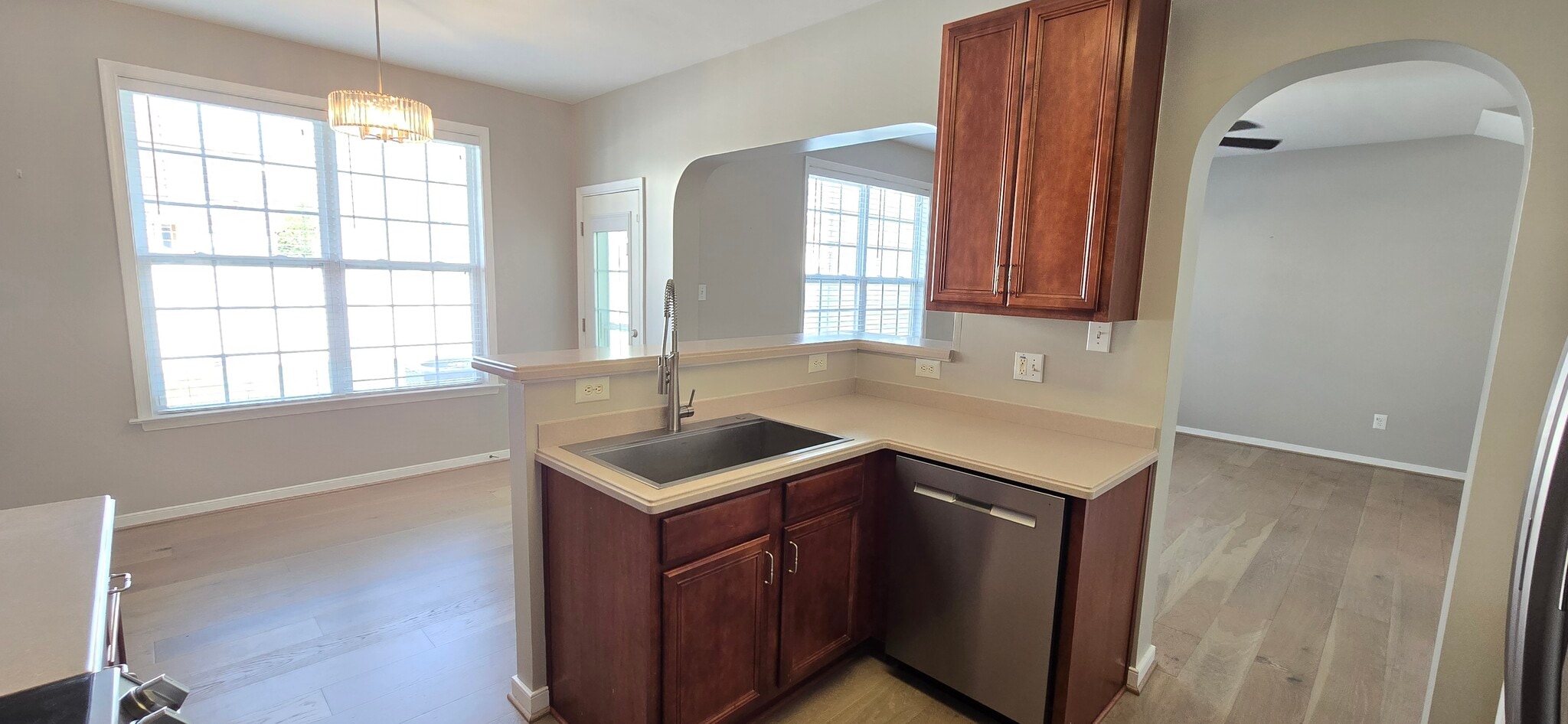 Building Photo - 848 Parkland Pl