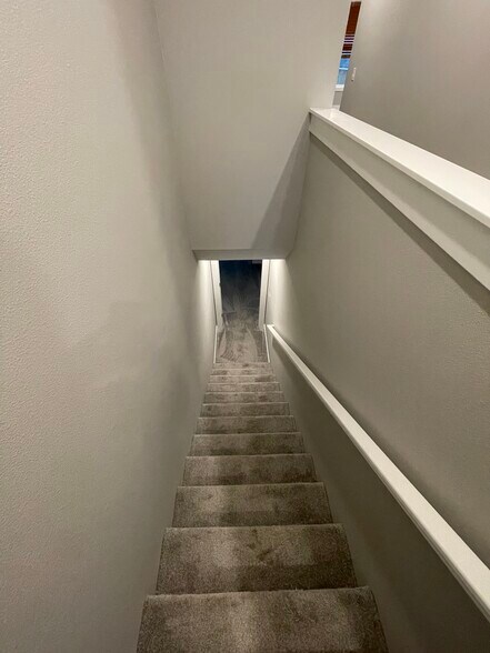 Building Photo - 610 NE 57th St