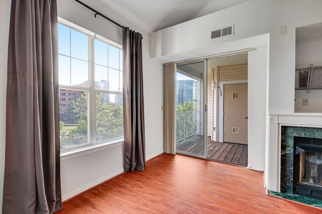 Building Photo - Ideally located near the Metro and Tysons ...
