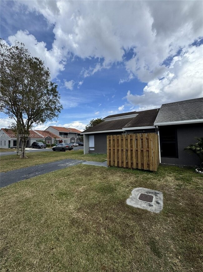 Building Photo - 8341 SW 148th Pl