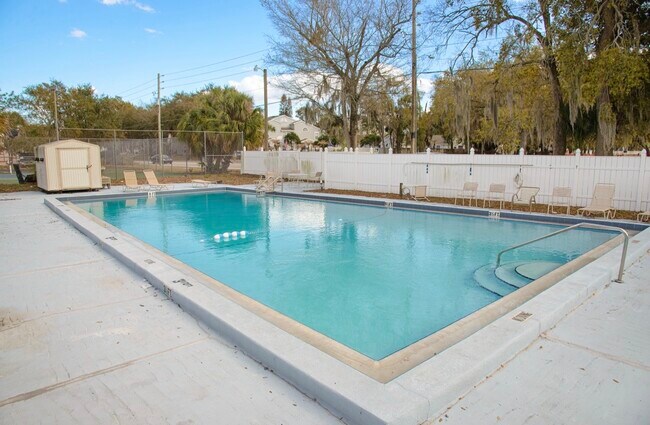 Building Photo - 1023 Spring Meadow Dr