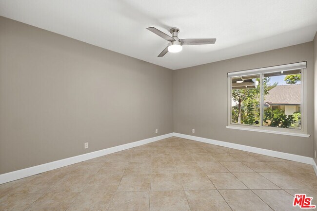 Building Photo - 1685 E Avenida De Las Flores