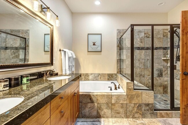 Building Photo - Combining the perfect balance of elegant m...
